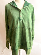 Load image into Gallery viewer, BLAKELY PULLOVER (GREEN)
